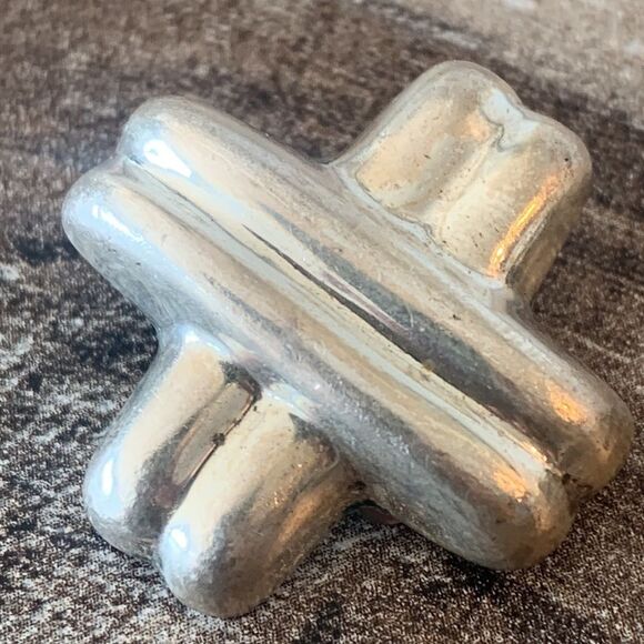 Vintage Barra Signed Clip On Earnings Sterling Silver X’s Crosses Kisses Bold - Picture 11 of 14